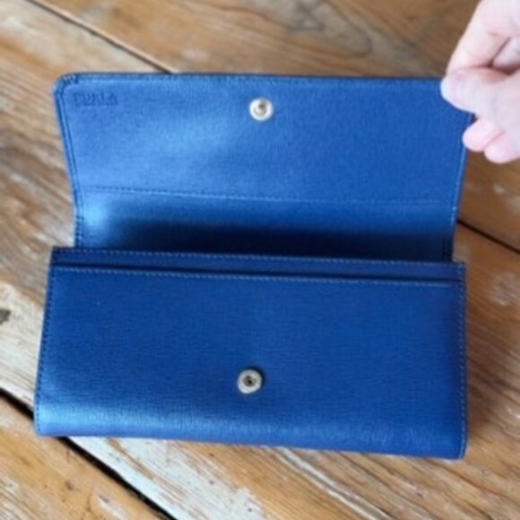 Furla Textured Wallet - Picture 4 of 10